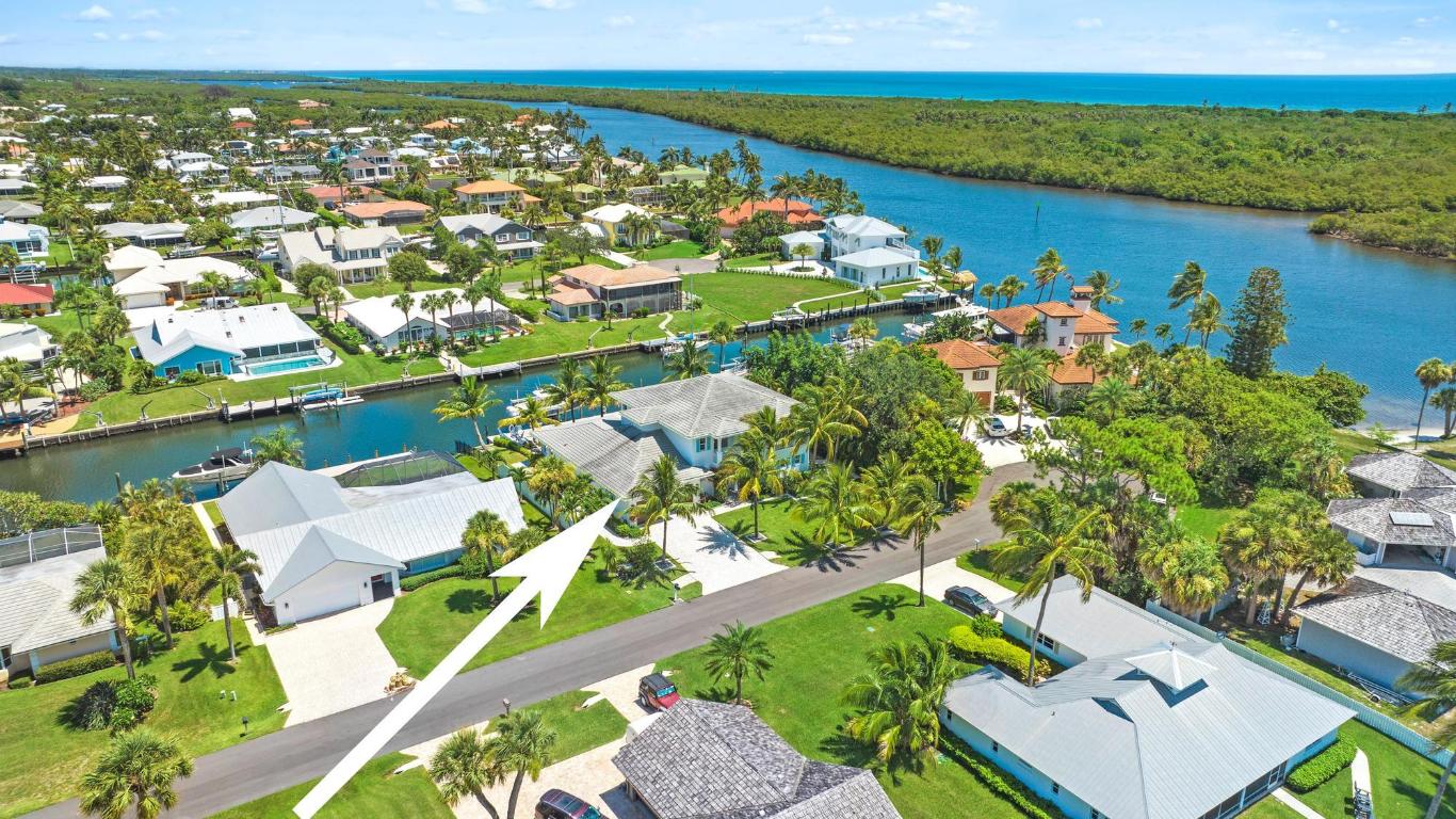 8599 SE Sabal Street