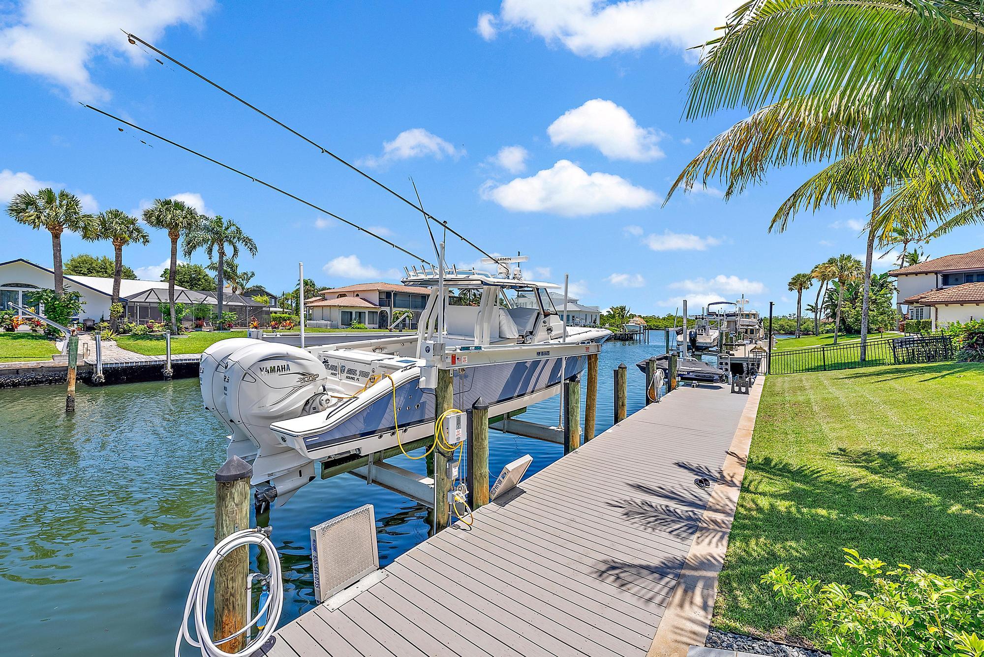 8599 SE Sabal Street