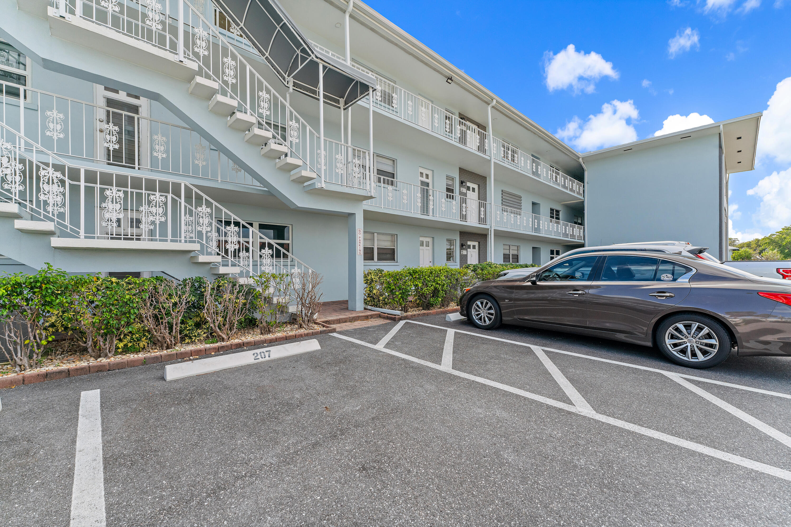 120 Lehane Terrace 207