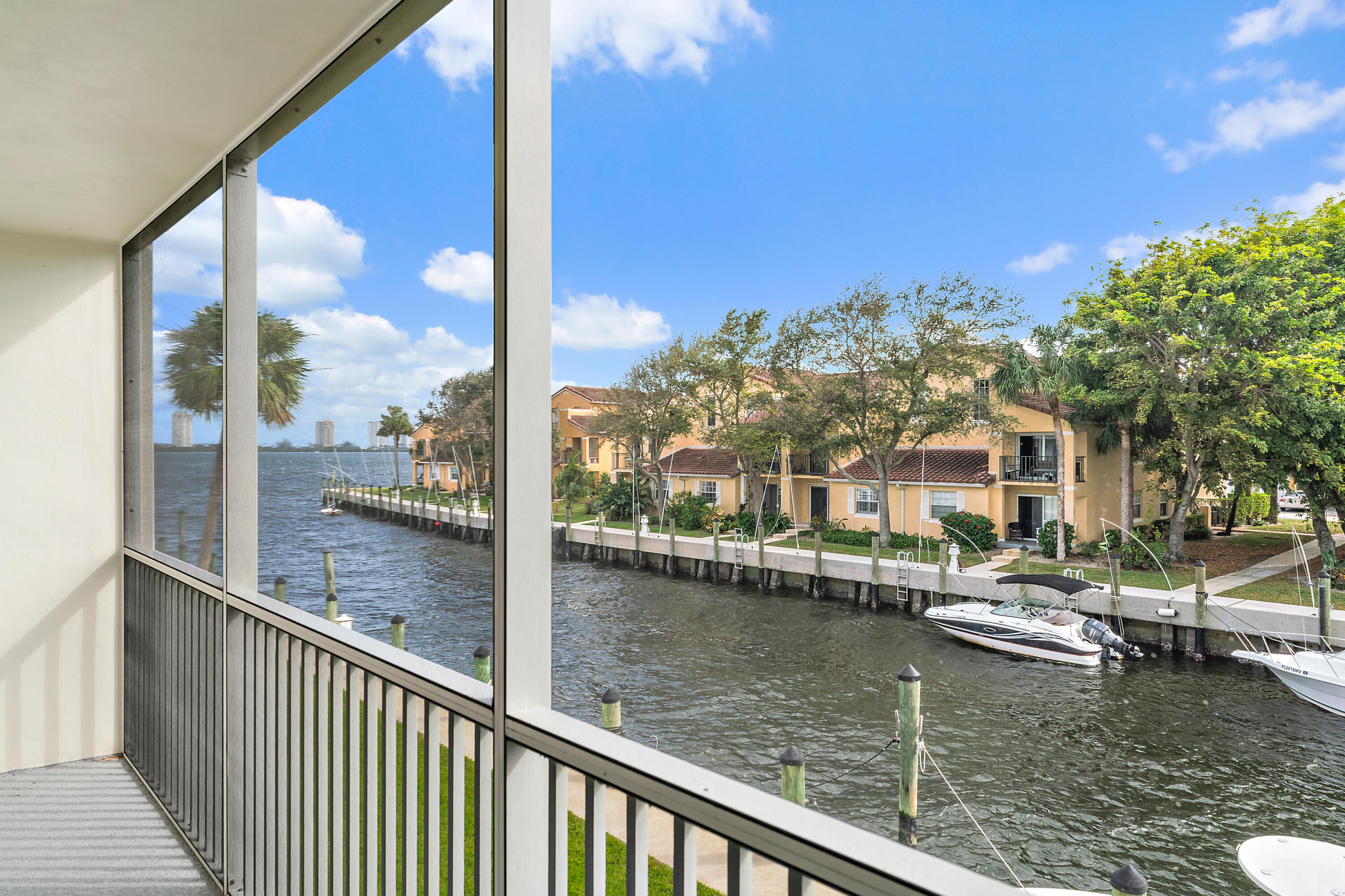 120 Lehane Terrace 207