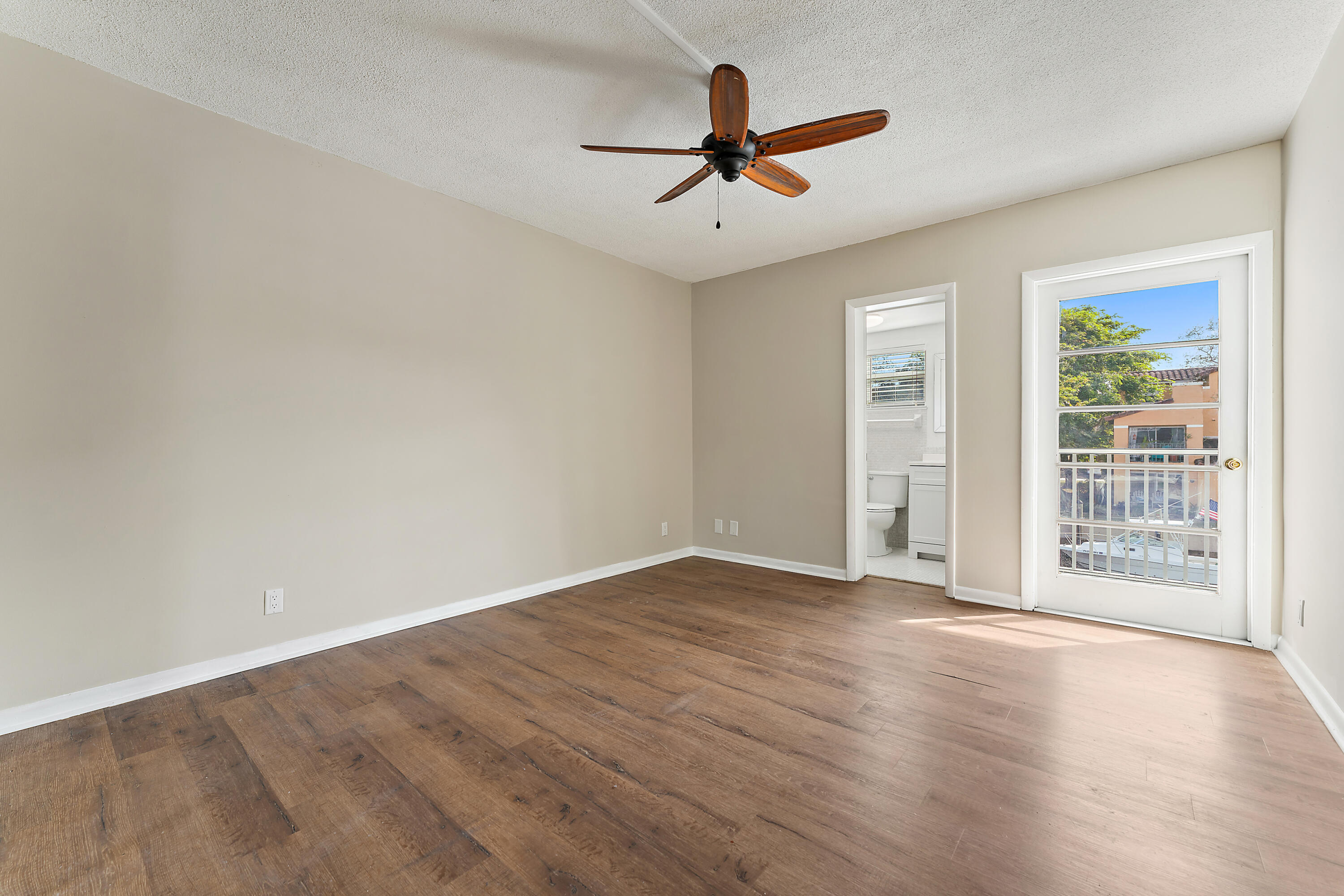 120 Lehane Terrace 207