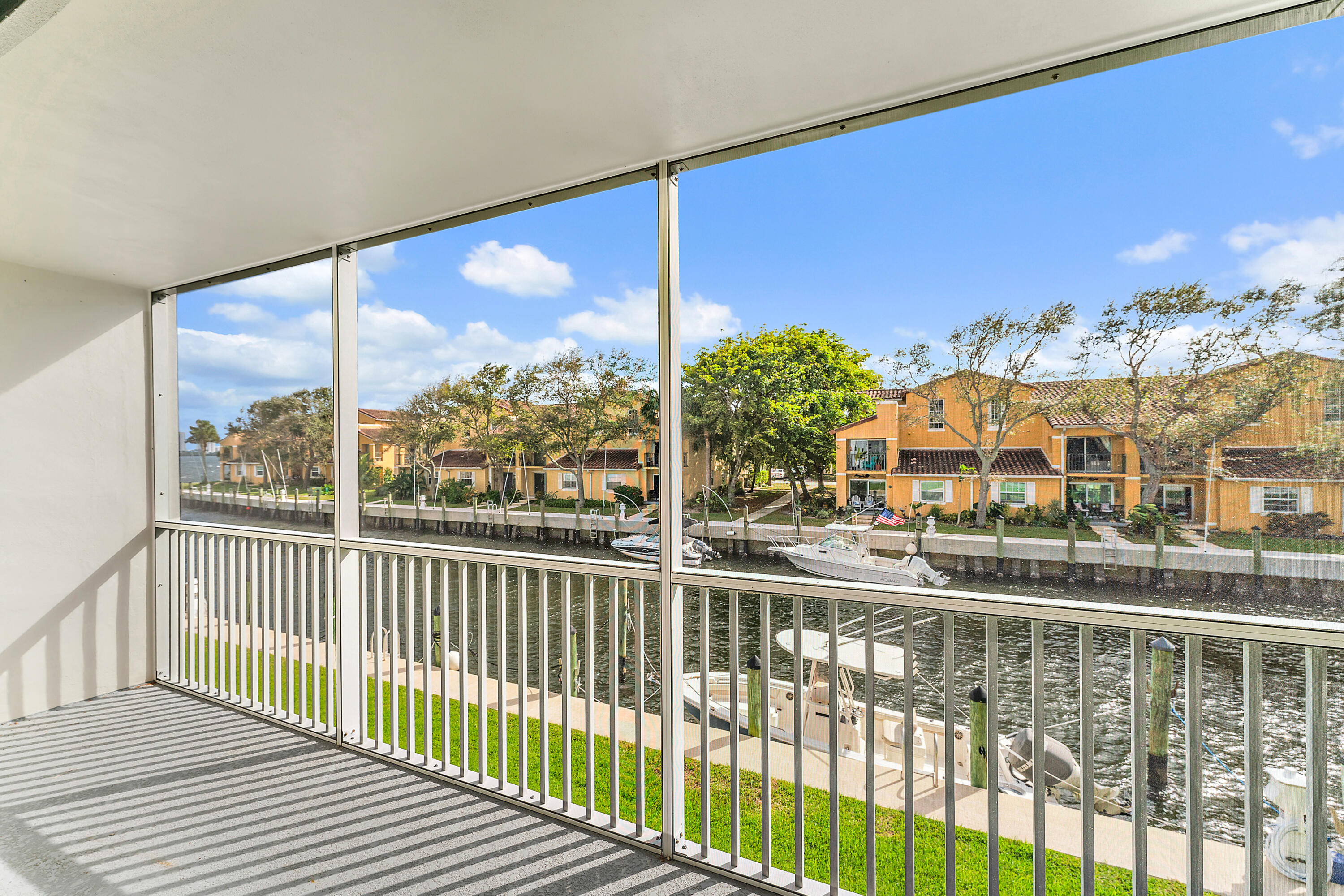 120 Lehane Terrace 207