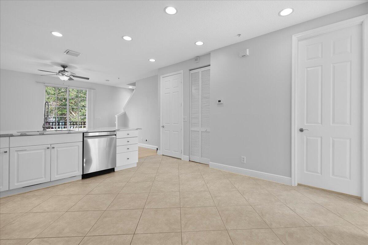 802 University Boulevard