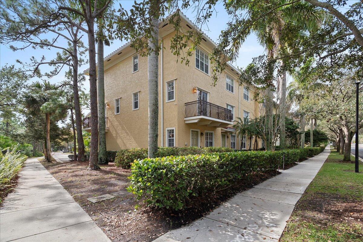 802 University Boulevard