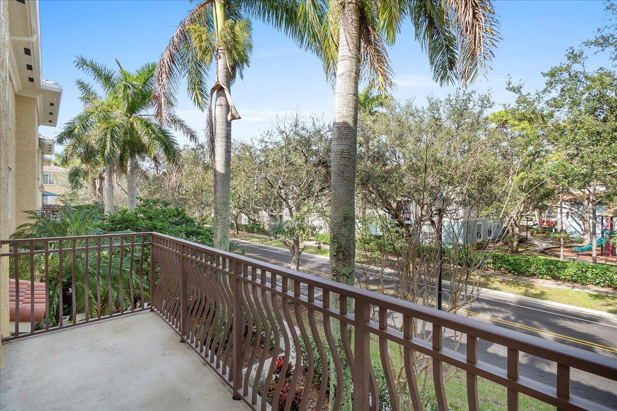 802 University Boulevard
