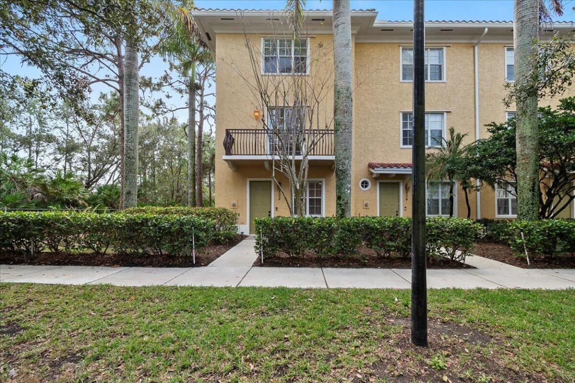 802 University Boulevard