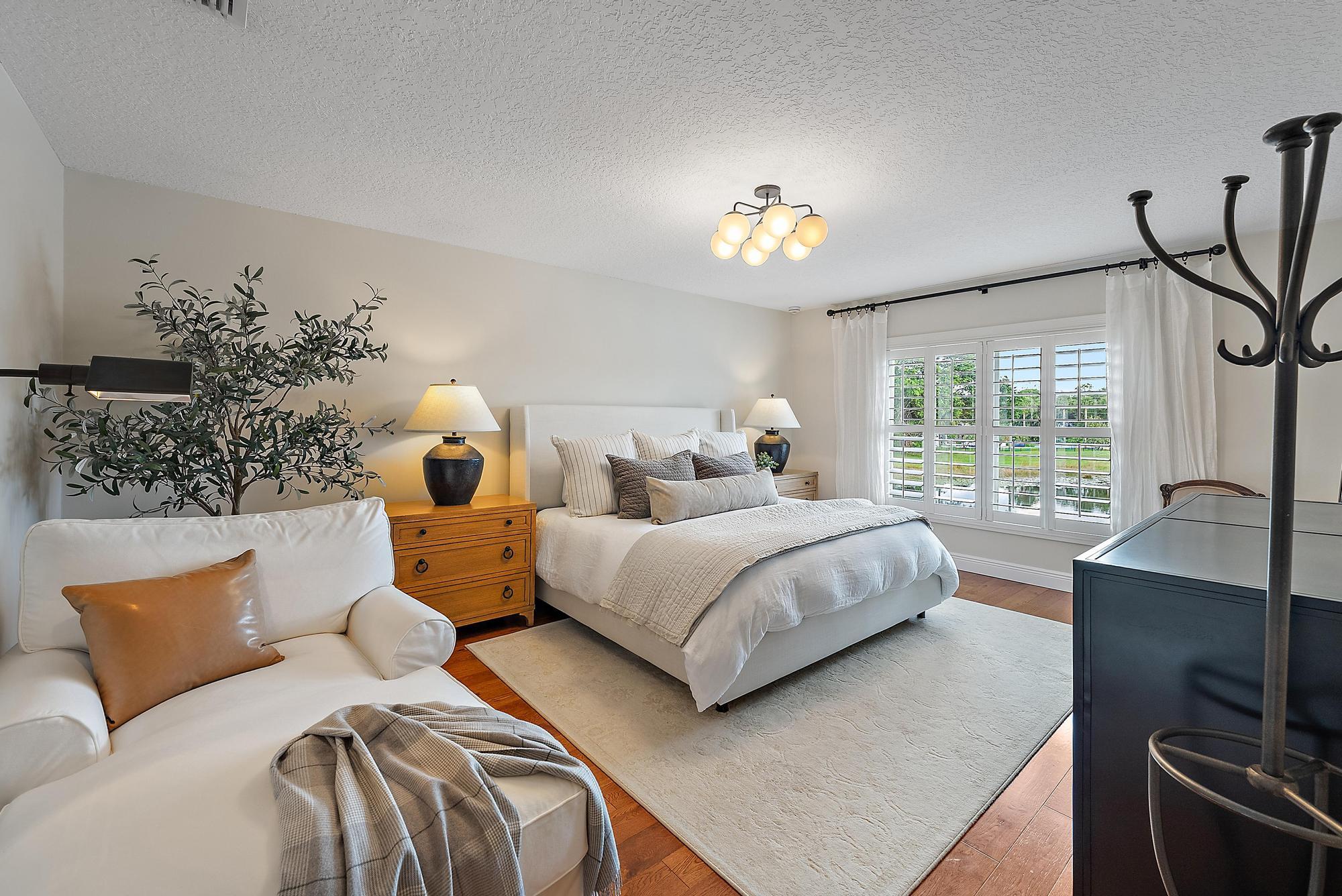 19136 Dawnwood Court