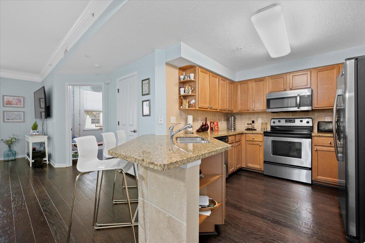 155 Galicia Way 202