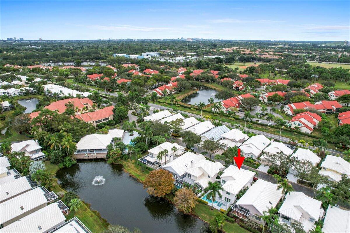 223 W Canterbury Drive W