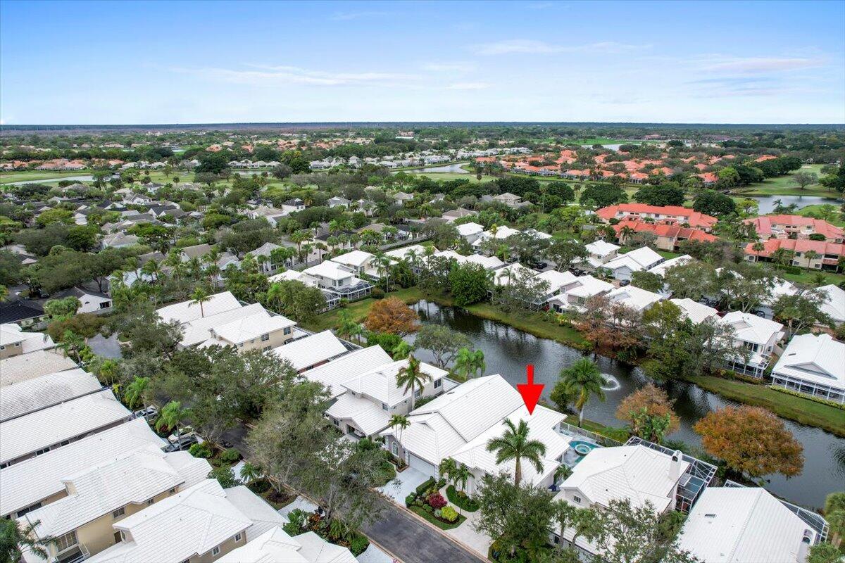 223 W Canterbury Drive W