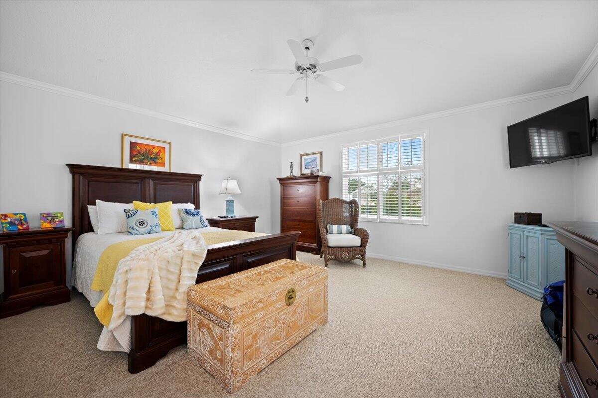 223 W Canterbury Drive W