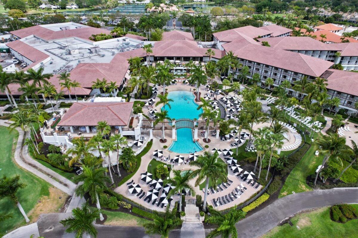 223 W Canterbury Drive W