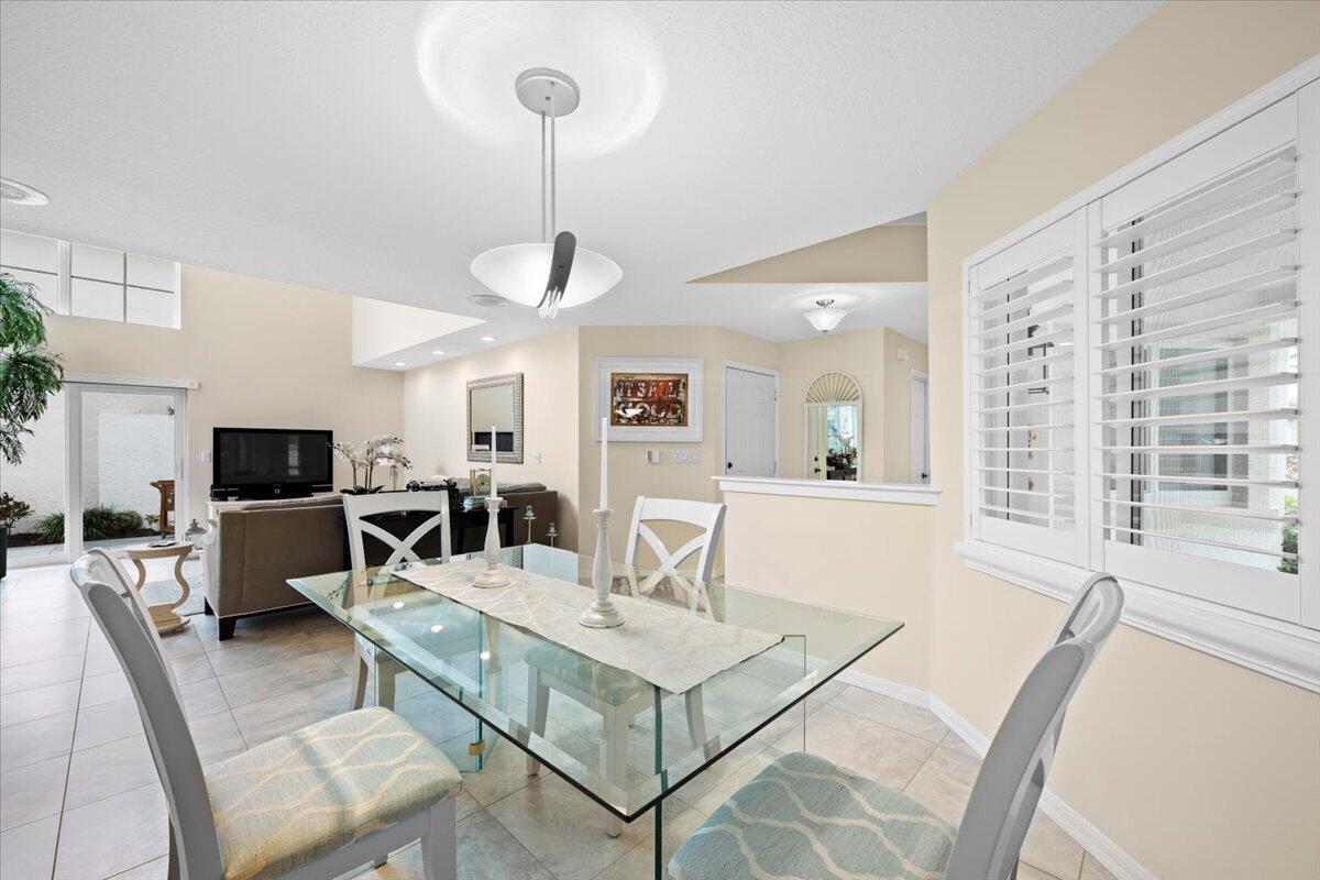 223 W Canterbury Drive W