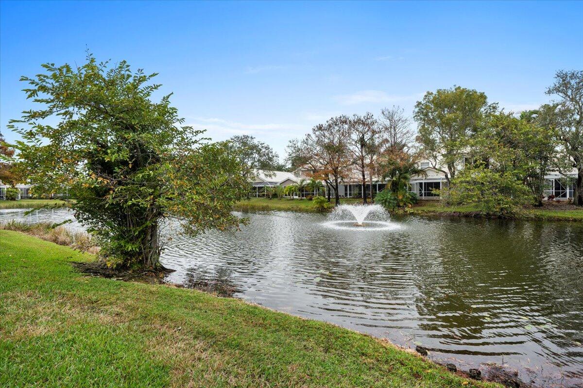 223 W Canterbury Drive W