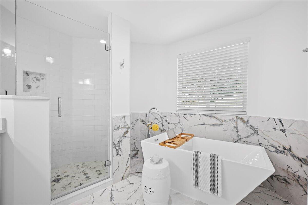 223 W Canterbury Drive W
