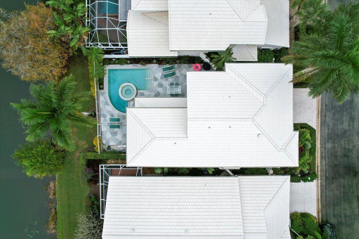 223 W Canterbury Drive W