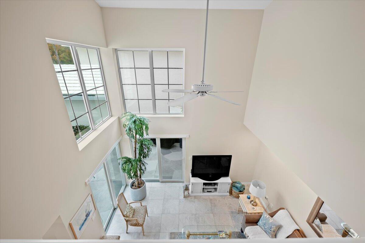 223 W Canterbury Drive W