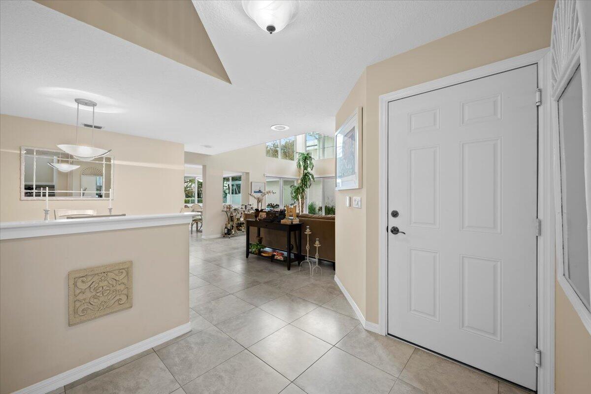 223 W Canterbury Drive W