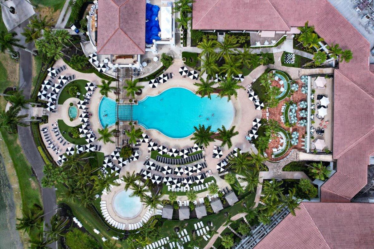 223 W Canterbury Drive W