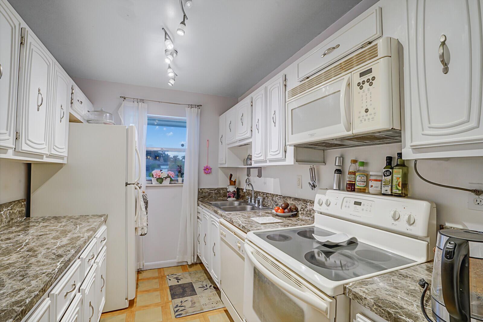 670 High Point Boulevard N A