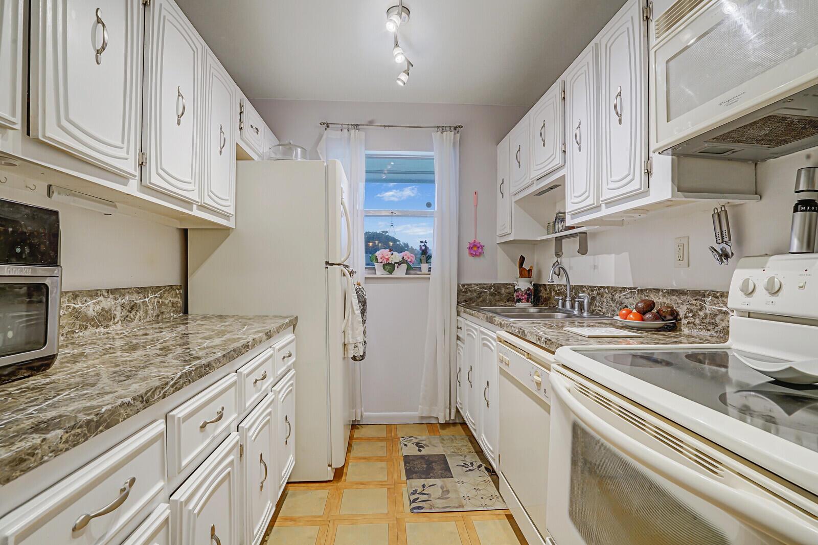 670 High Point Boulevard N A