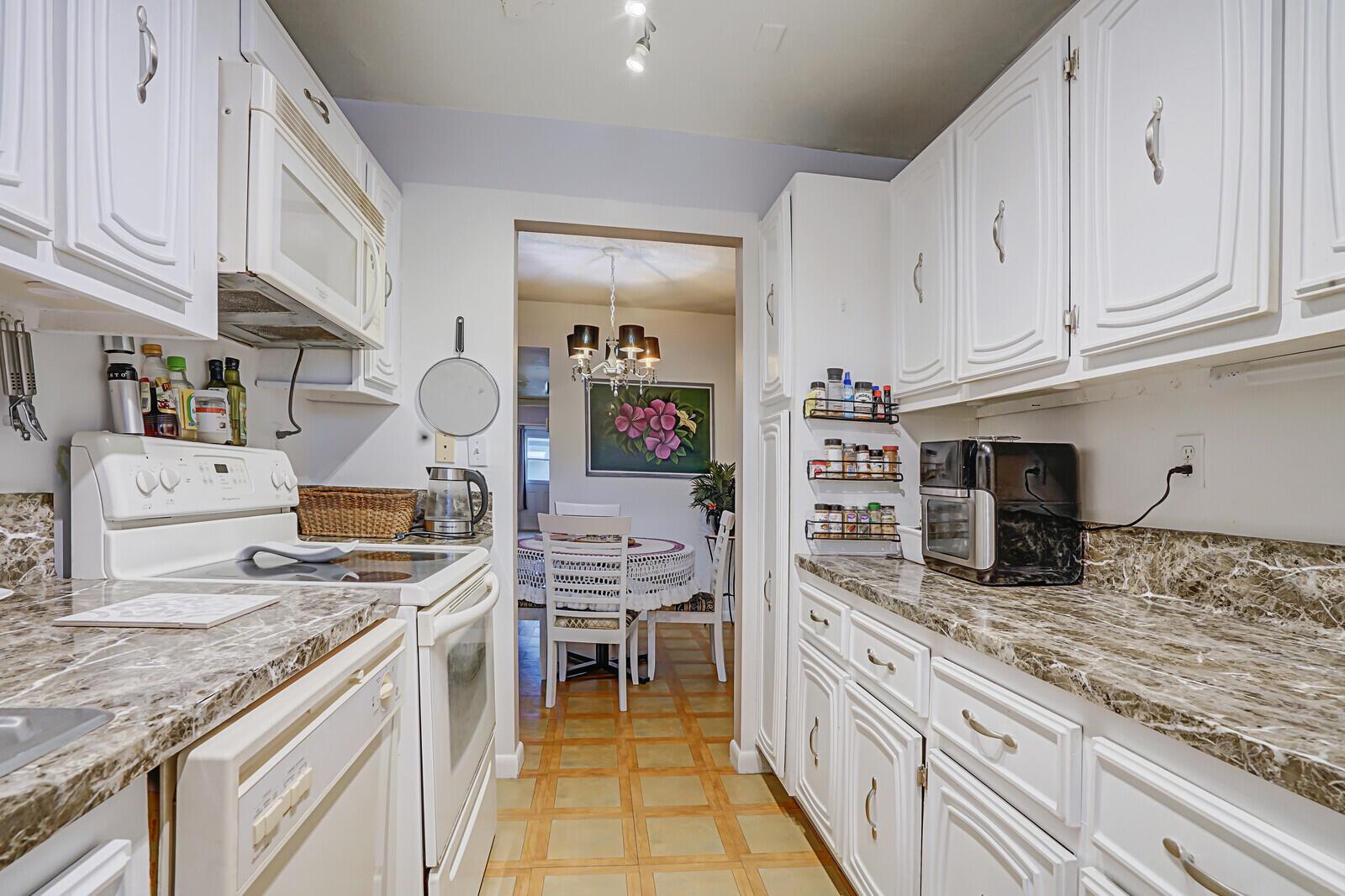 670 High Point Boulevard N A