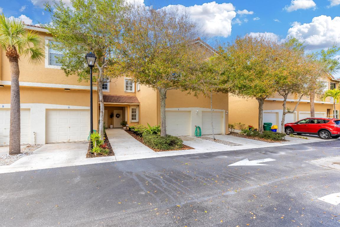 156 Village Boulevard E