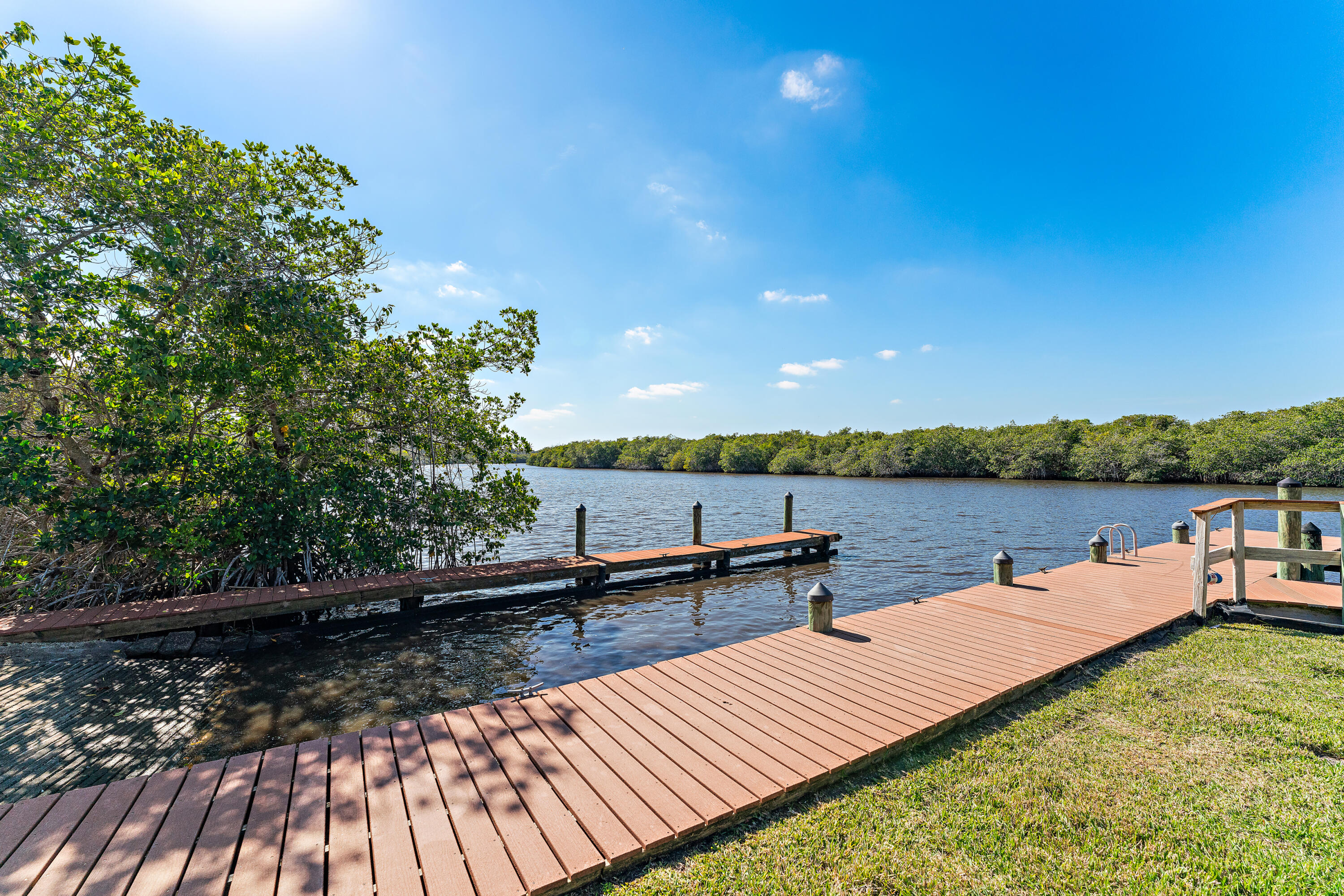 211 SW South River Drive 103