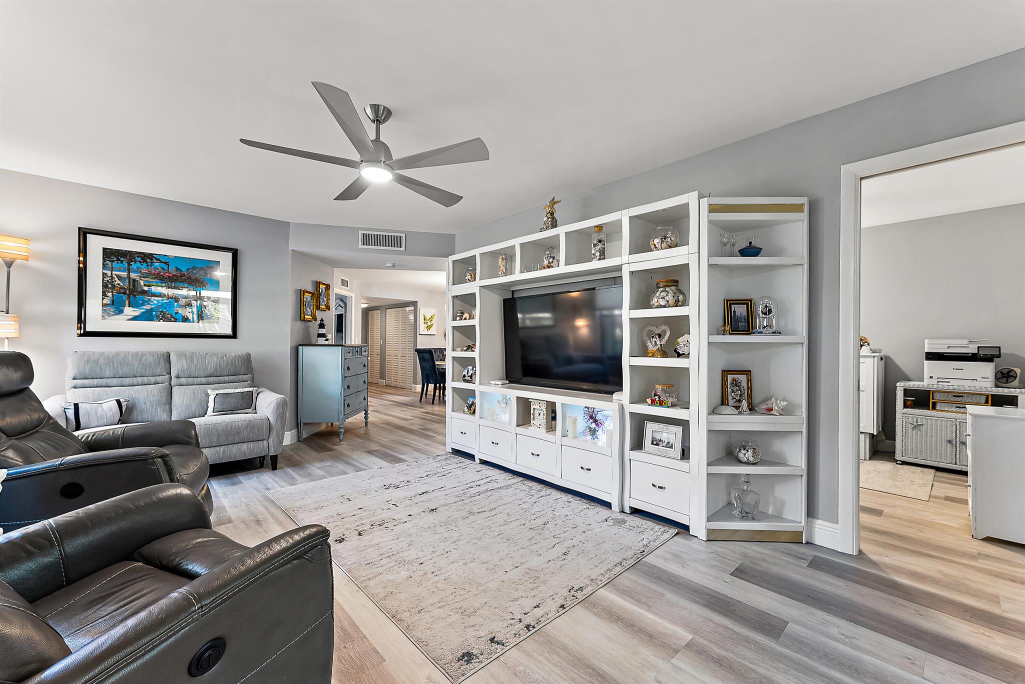 211 SW South River Drive 103