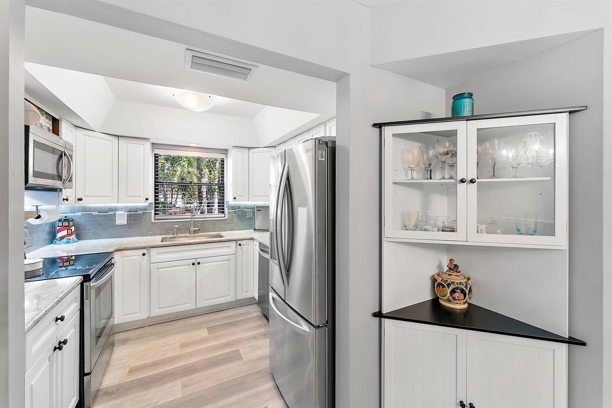 211 SW South River Drive 103