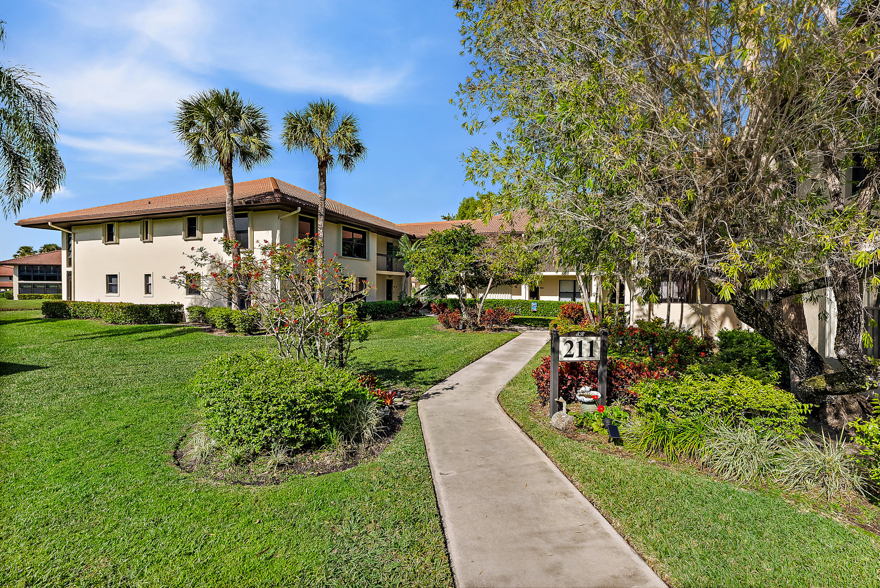 211 SW South River Drive 103