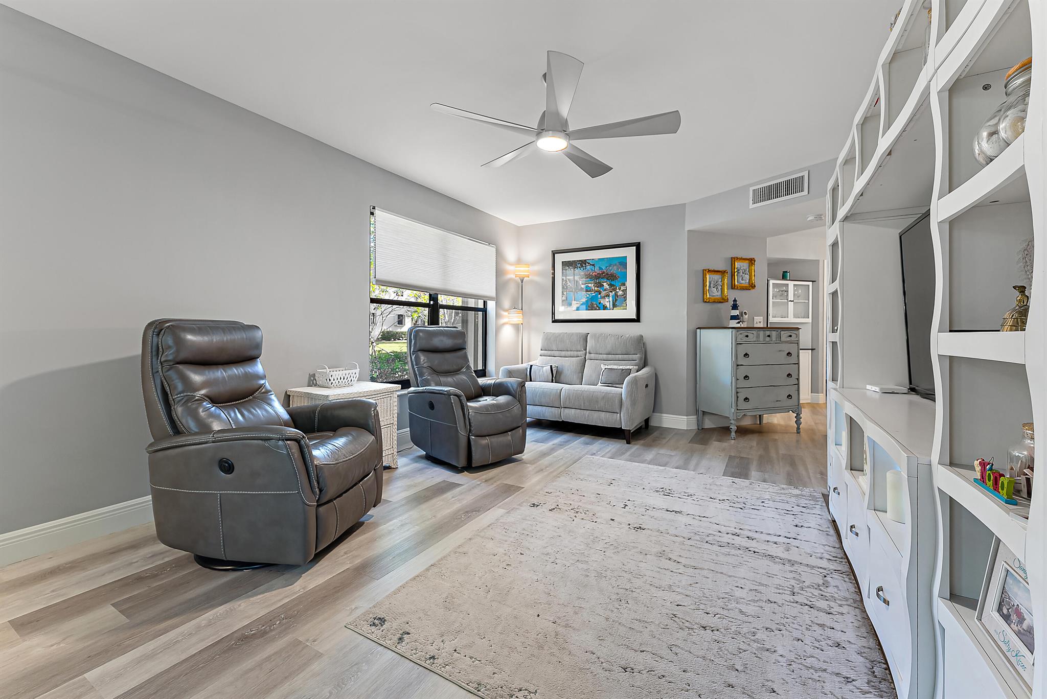 211 SW South River Drive 103