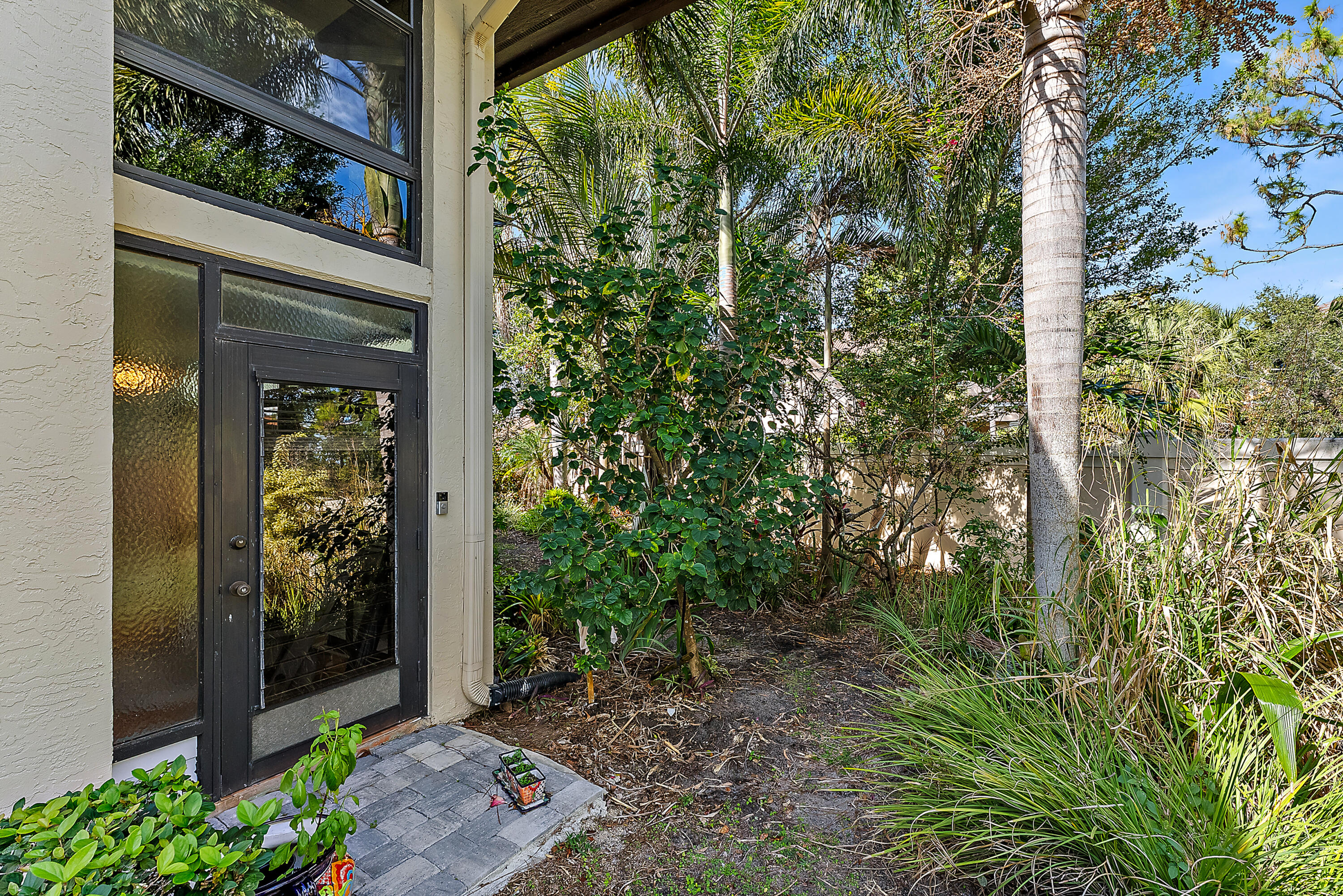 211 SW South River Drive 103