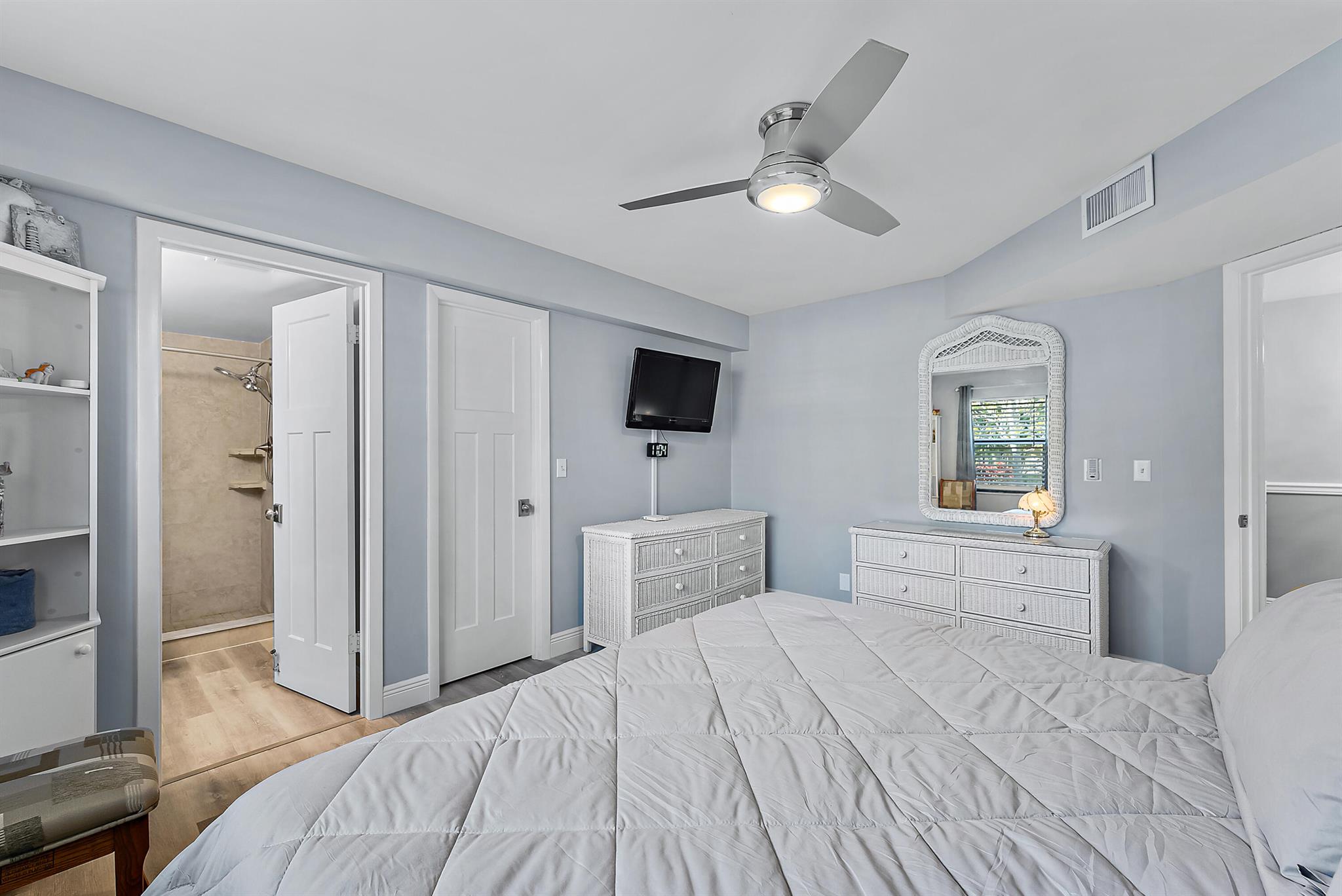 211 SW South River Drive 103