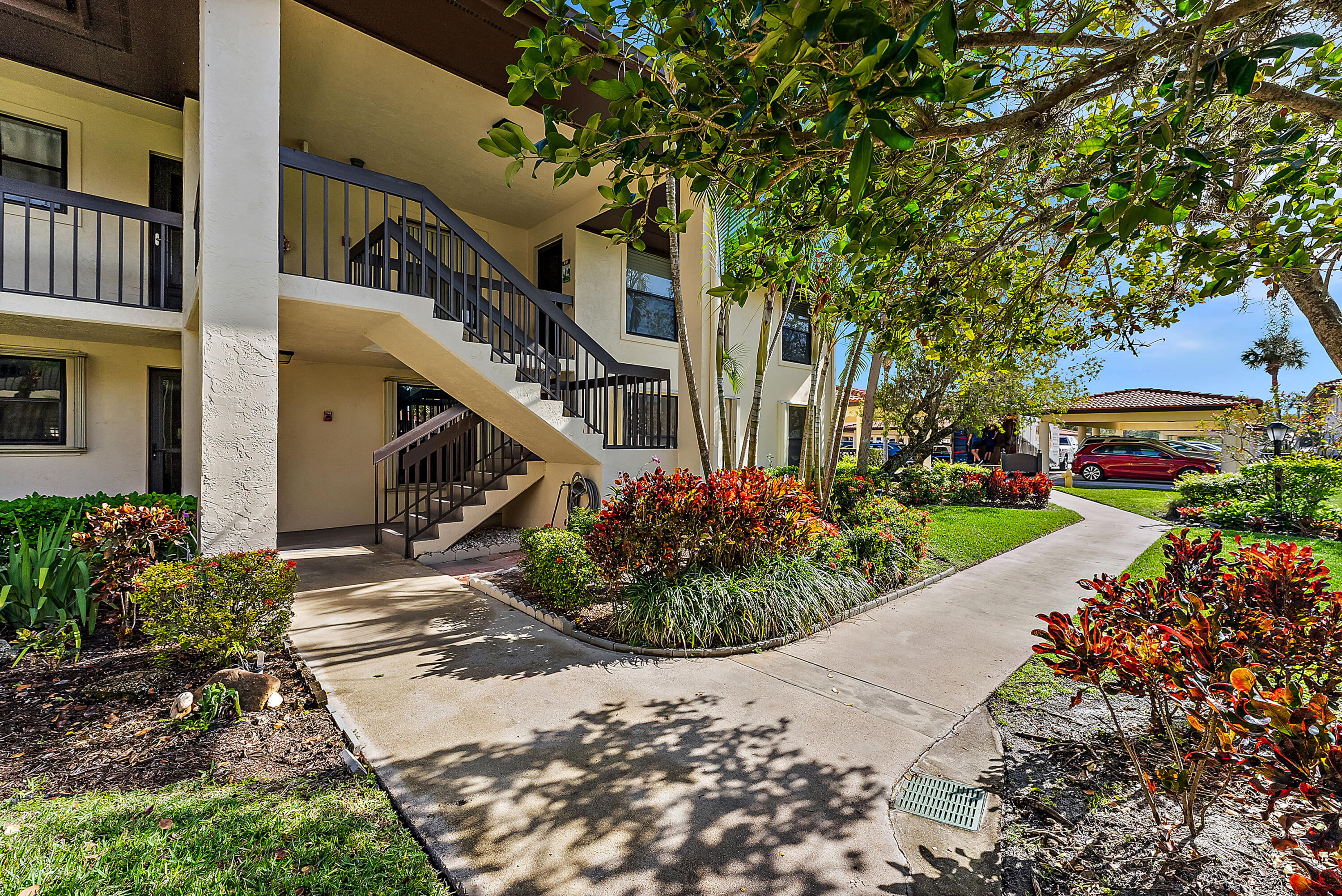 211 SW South River Drive 103