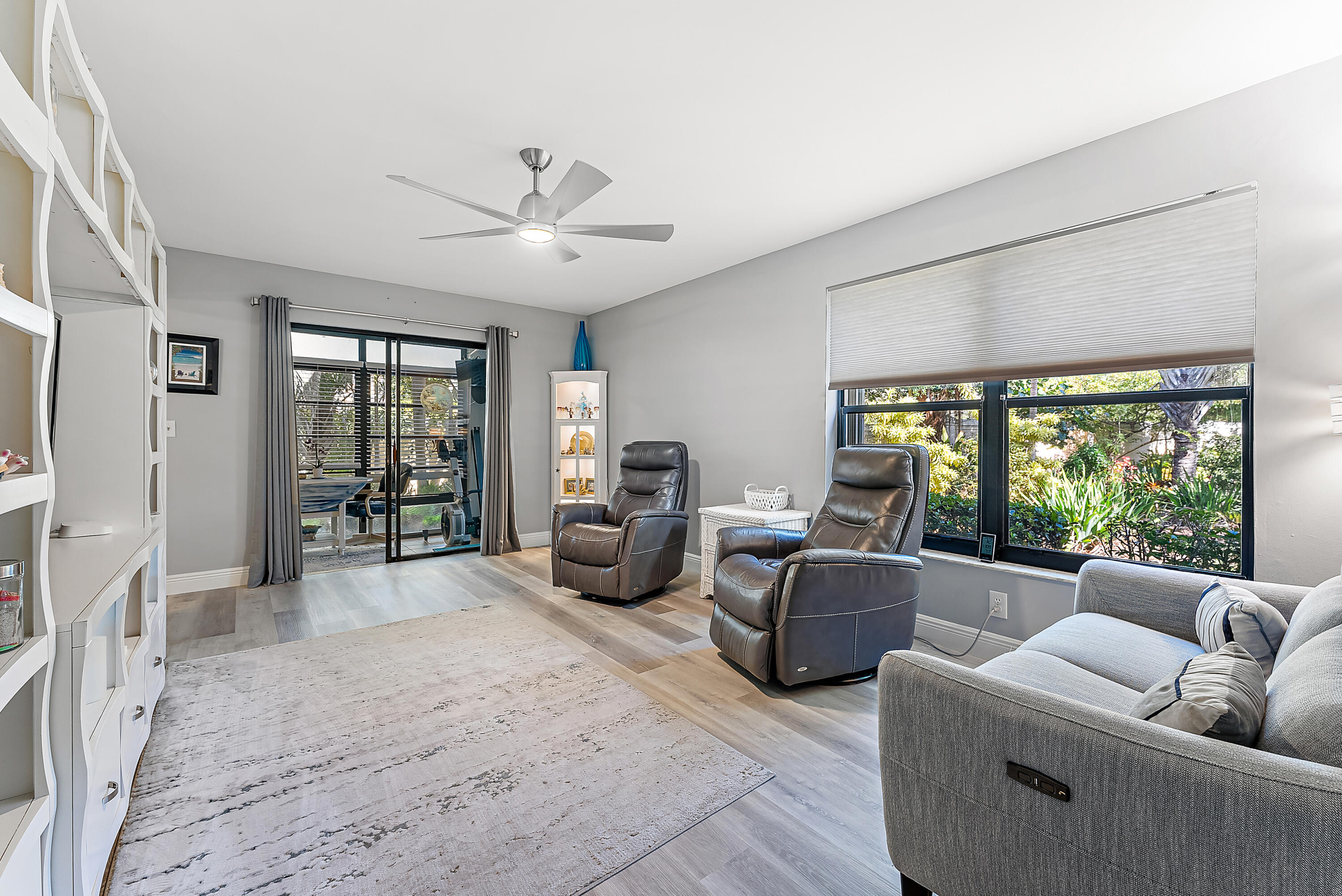 211 SW South River Drive 103