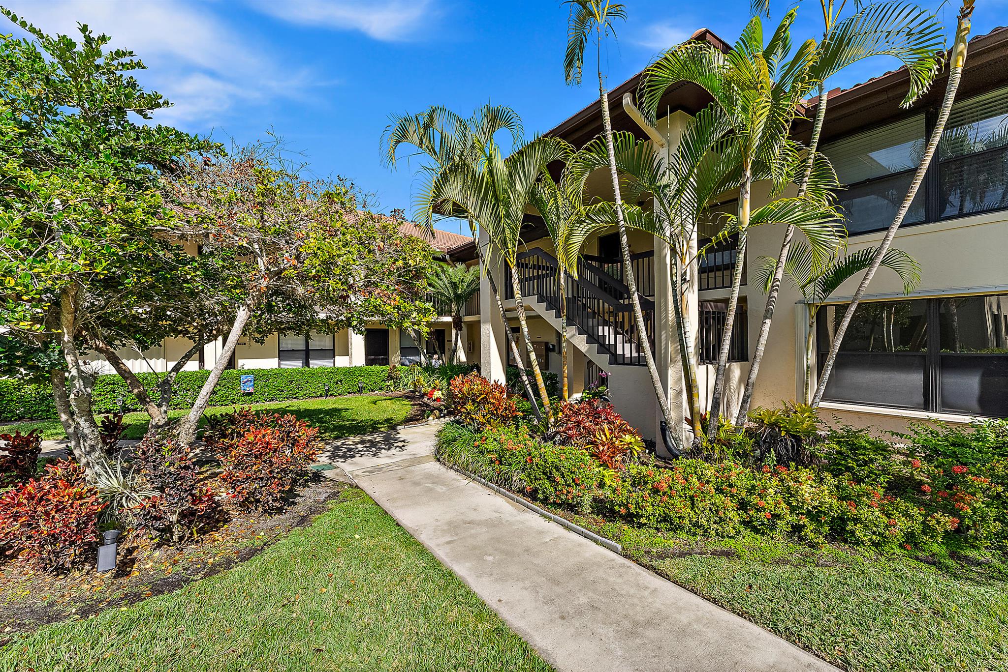 211 SW South River Drive 103