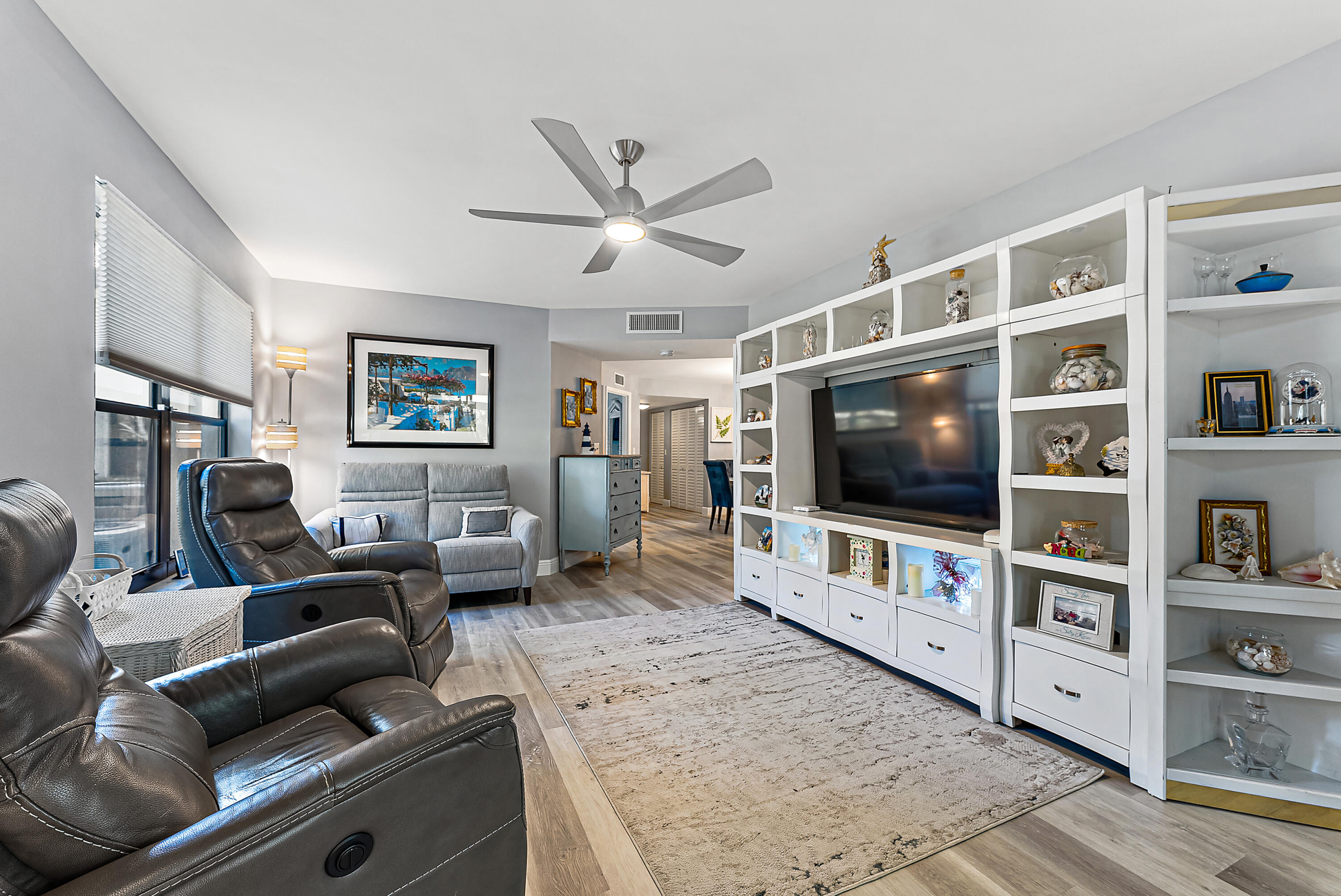 211 SW South River Drive 103