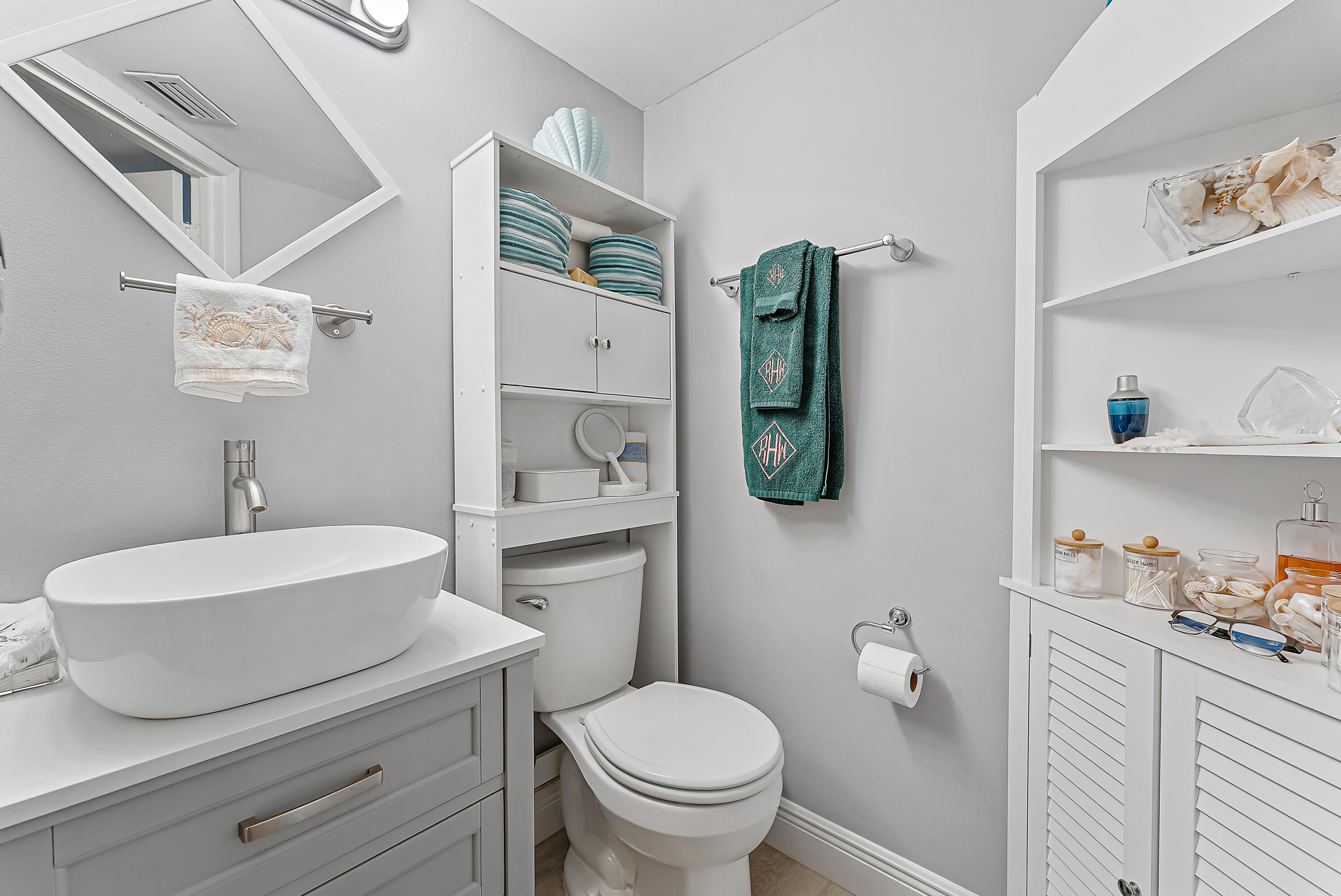 211 SW South River Drive 103