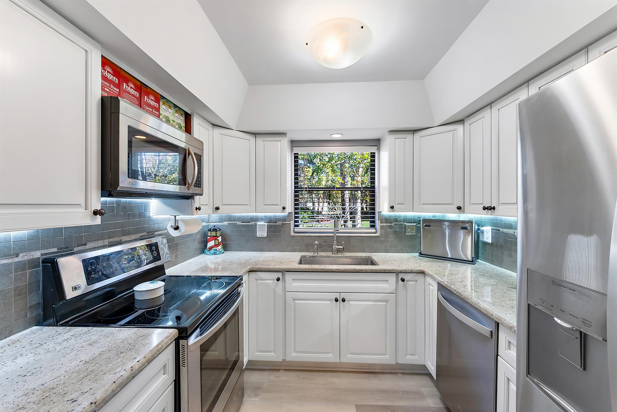 211 SW South River Drive 103