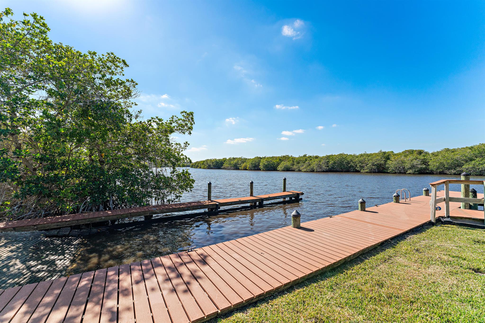 211 SW South River Drive 103