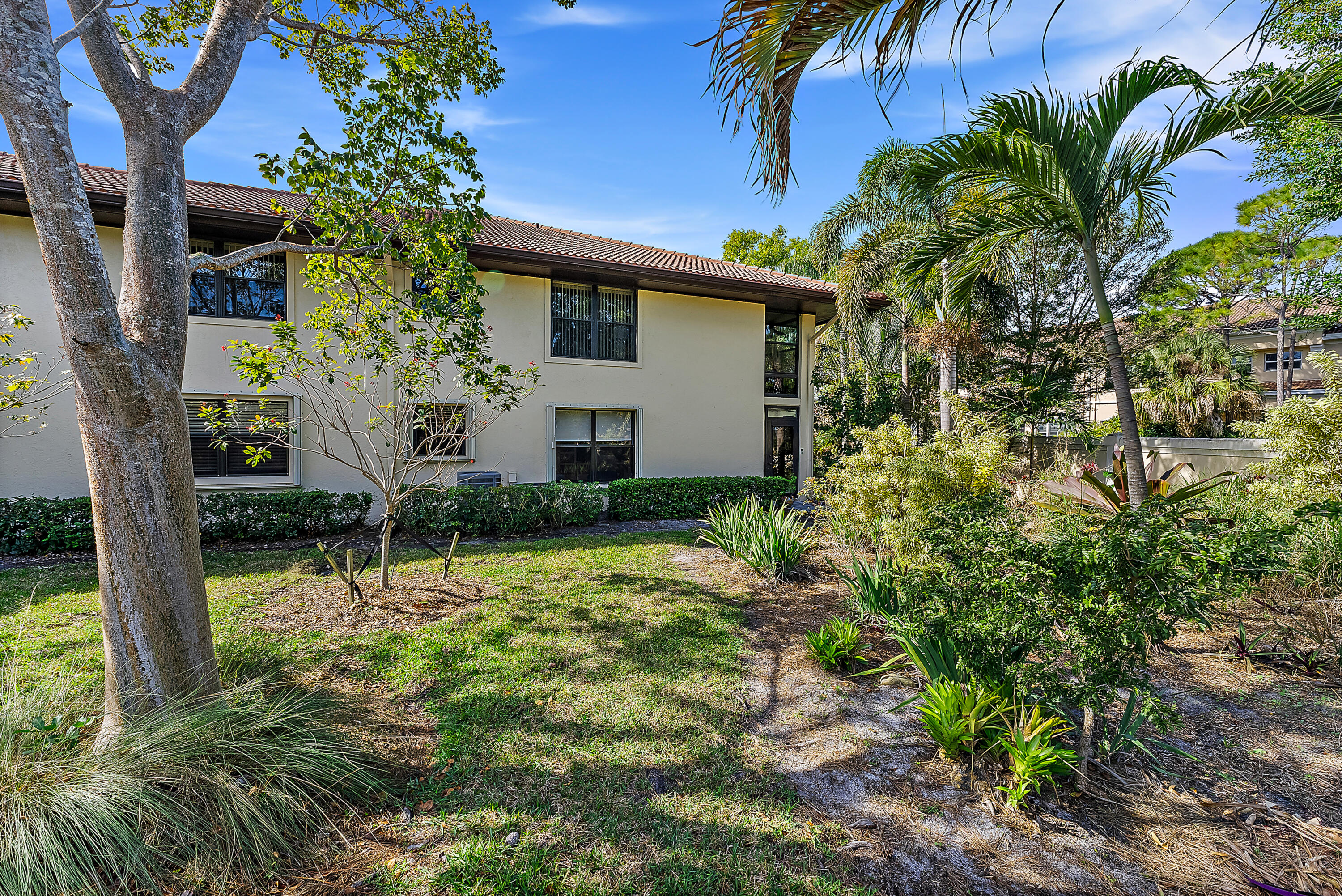 211 SW South River Drive 103