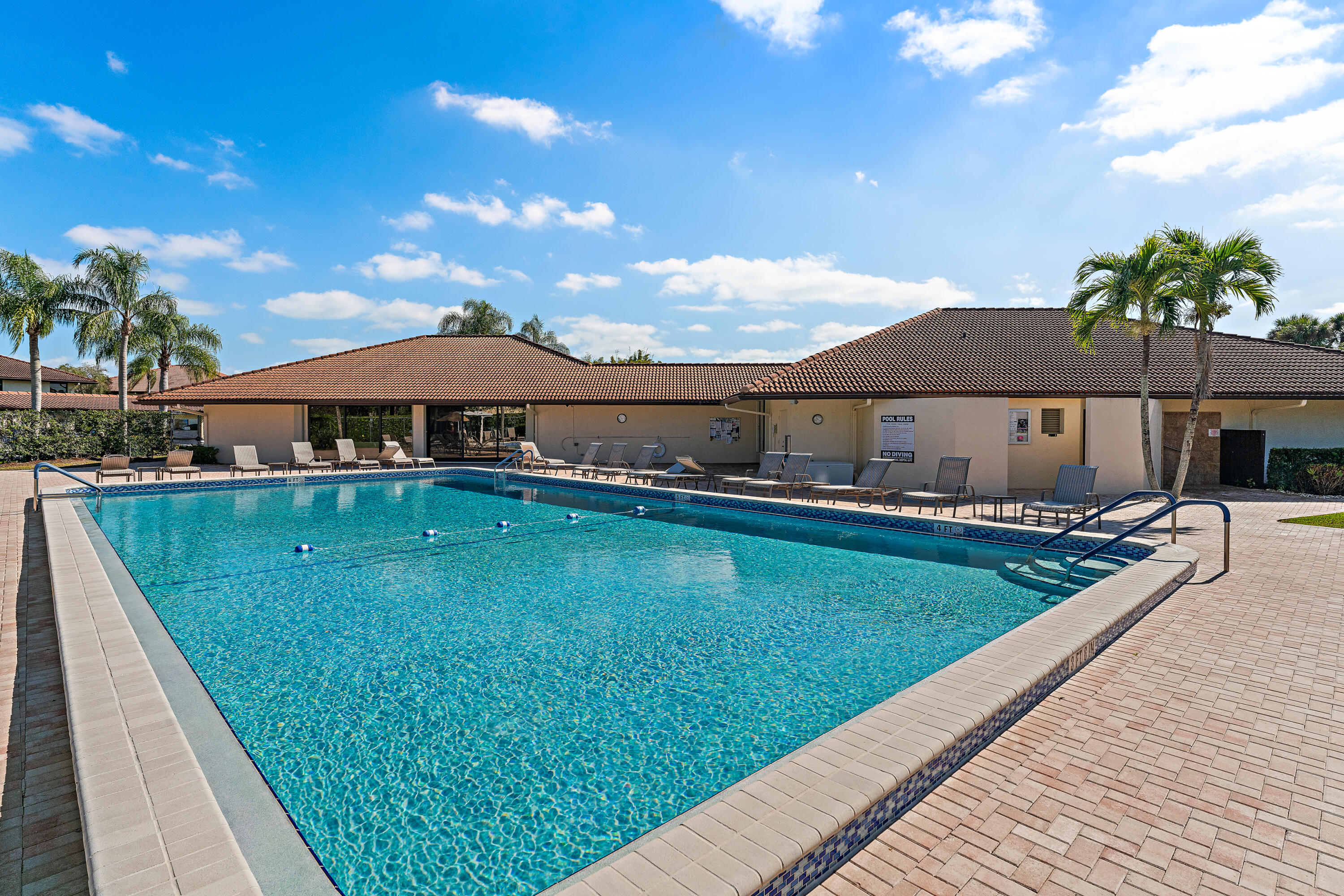 211 SW South River Drive 103
