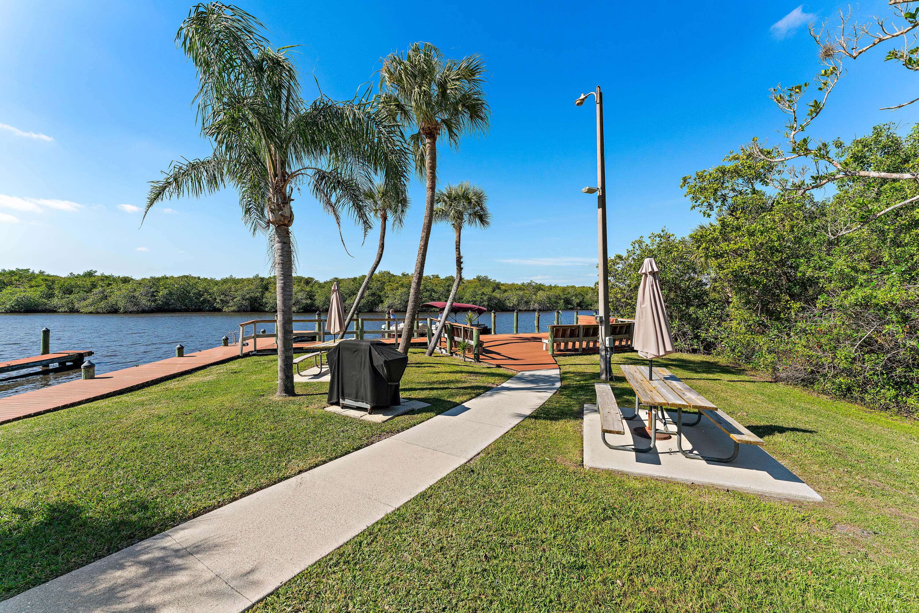 211 SW South River Drive 103