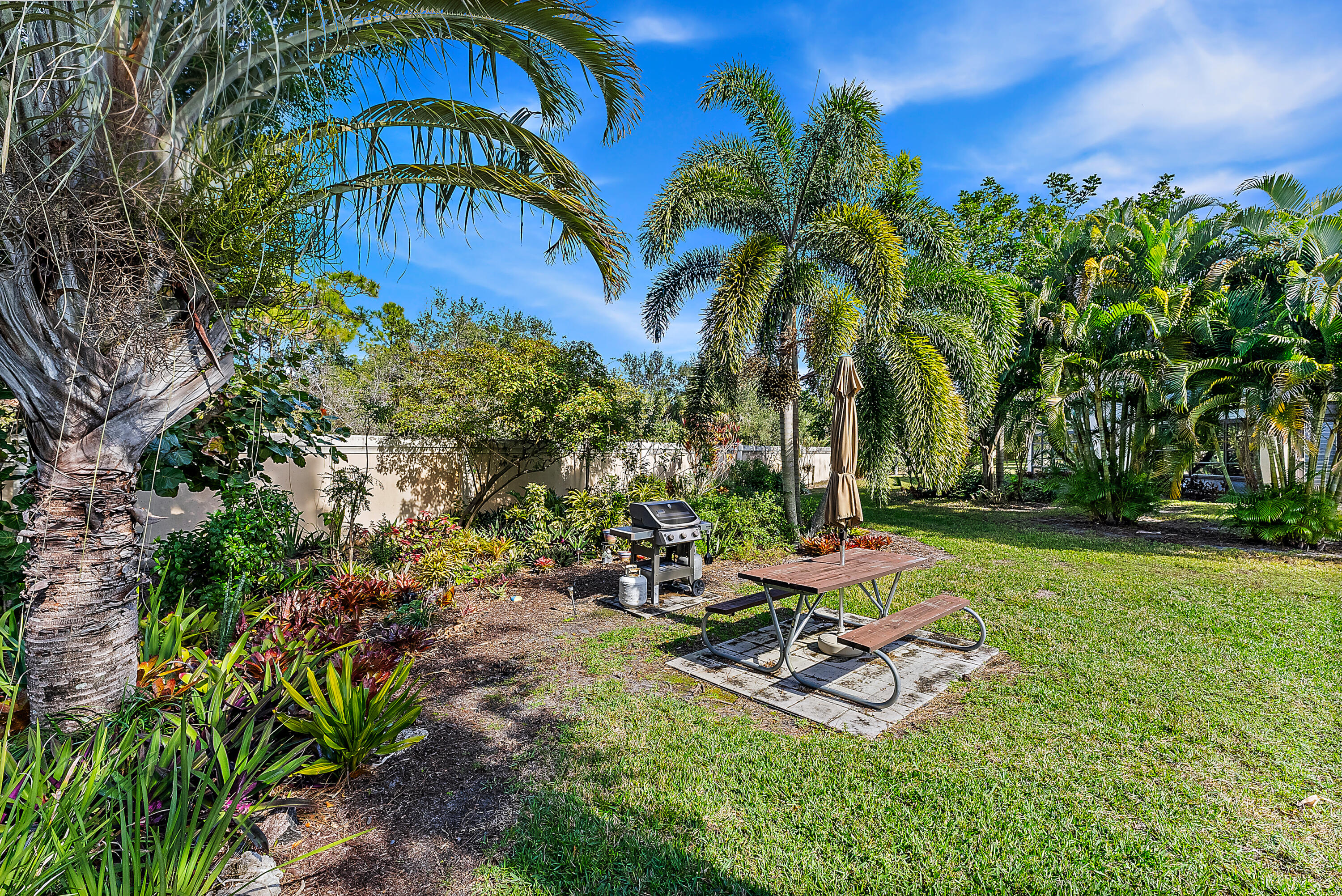 211 SW South River Drive 103