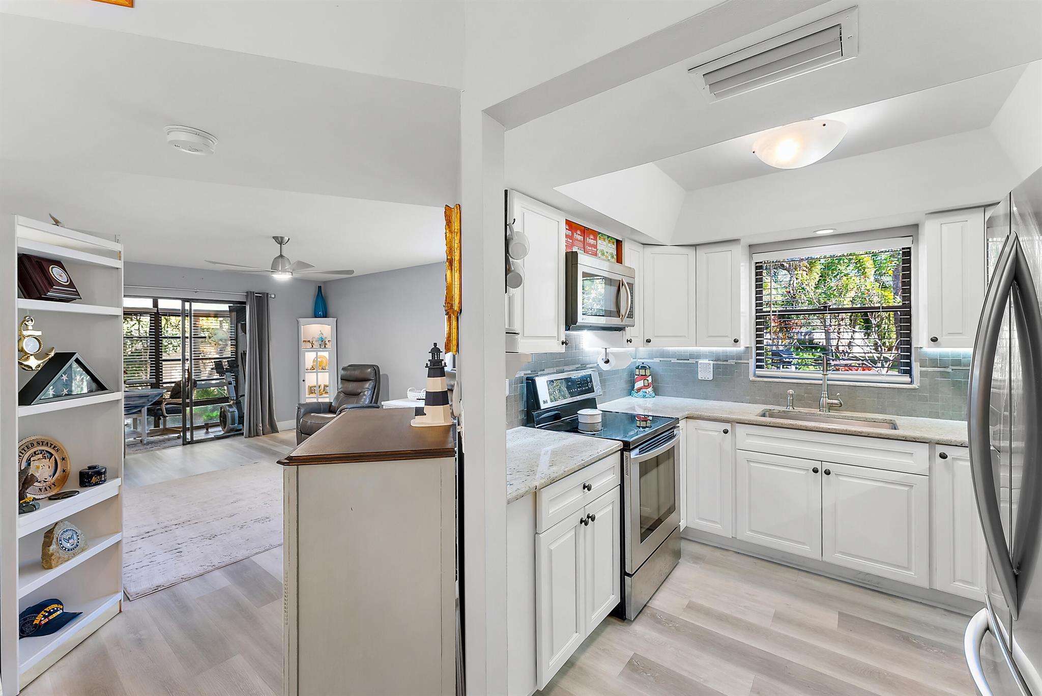 211 SW South River Drive 103