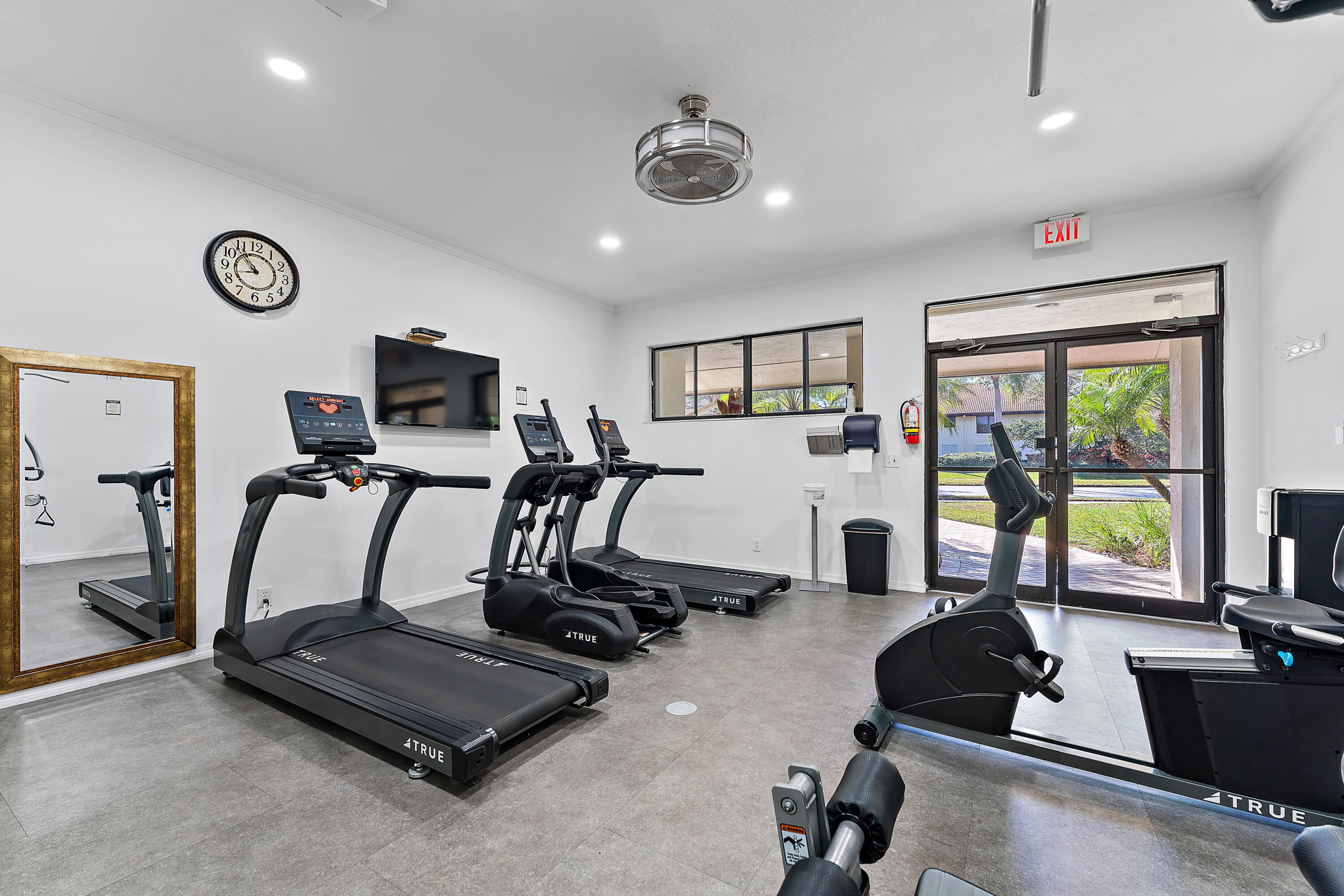 211 SW South River Drive 103