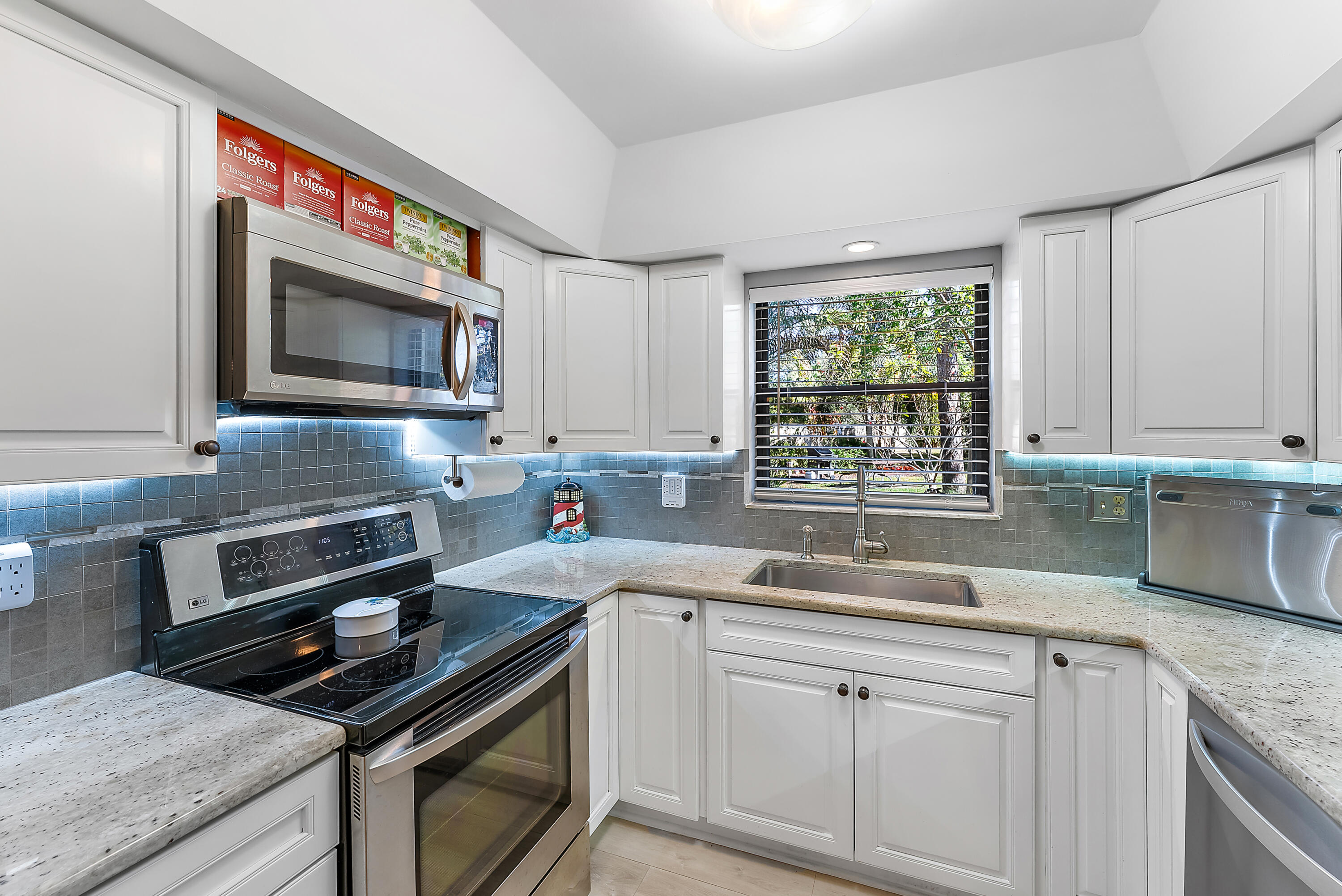 211 SW South River Drive 103