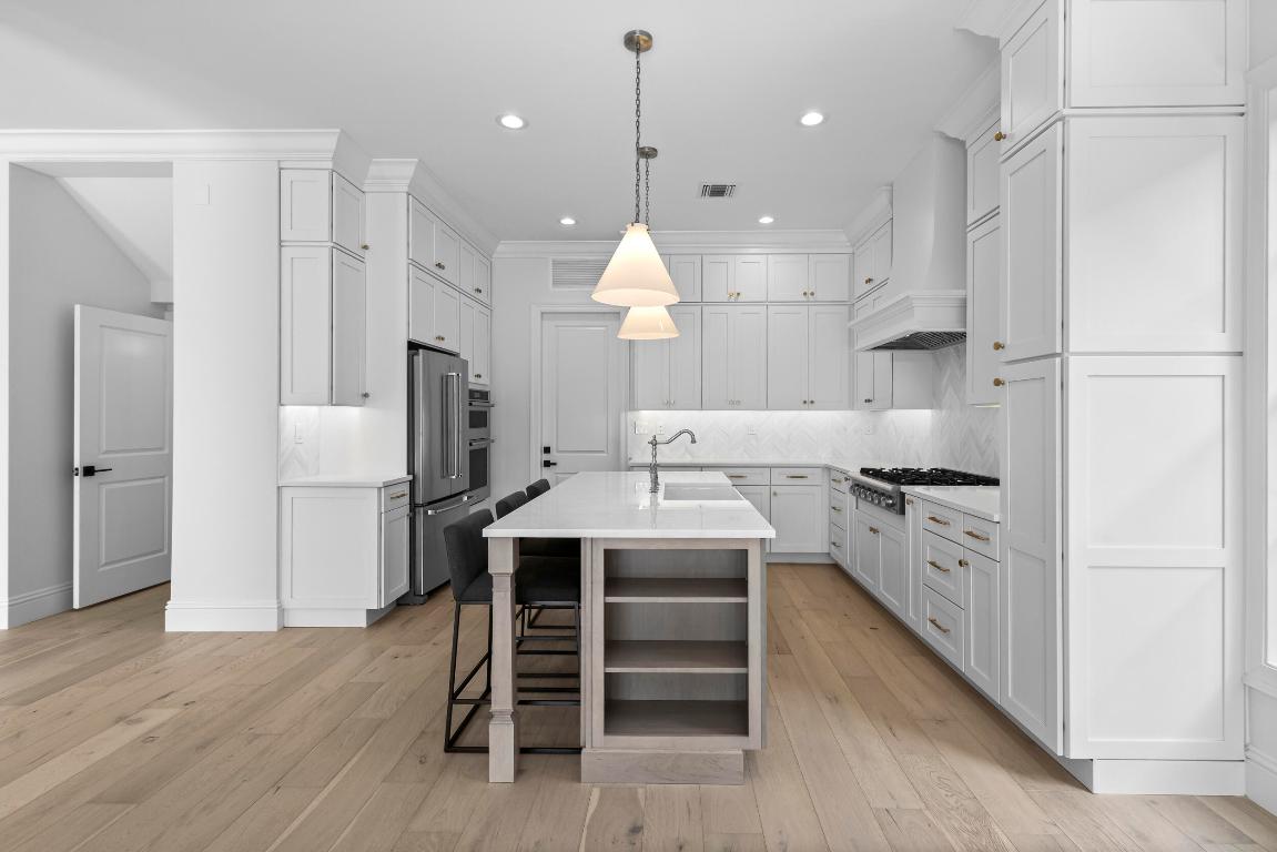 1423 E Barlow Court E