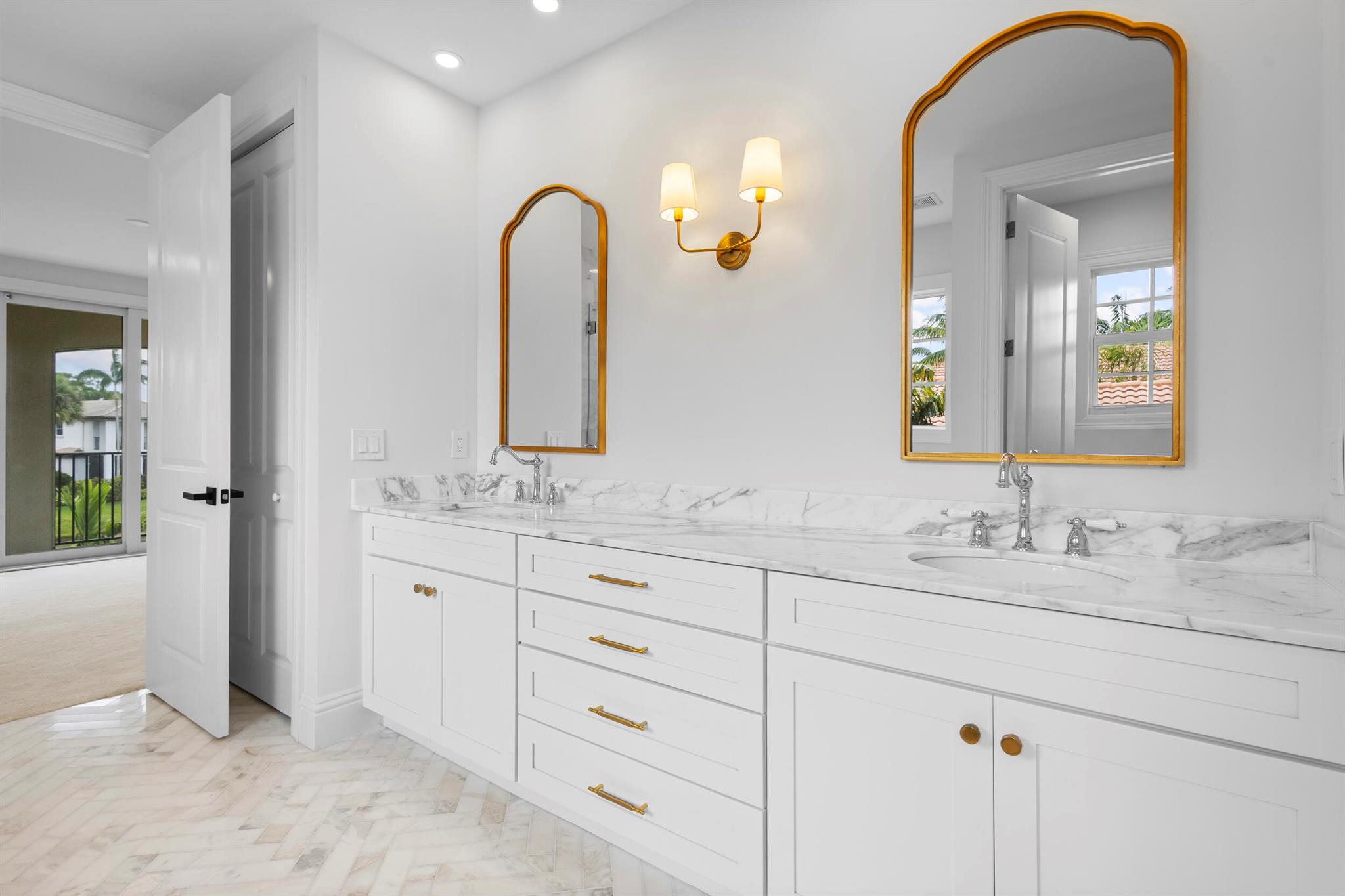 1423 E Barlow Court E